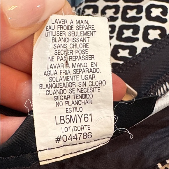 La Blanca Short Sleeve Rash Guard Black and White Printed Swim Top XL - Picture 5 of 5